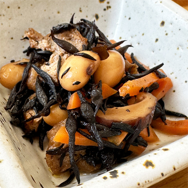 05ひじきの煮物
