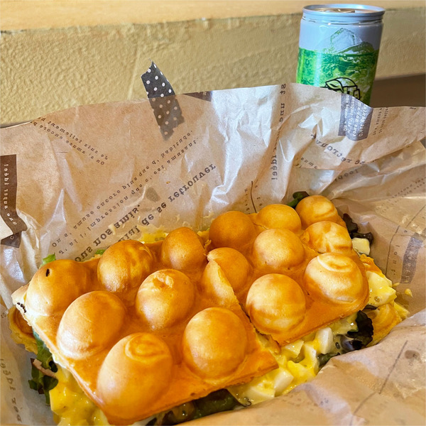 05米粉ワッフル・ハムたまごサラダ(800円)・メロンソーダ(200円)