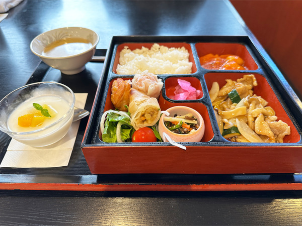 07瀋陽飯店中華弁当(1250円)