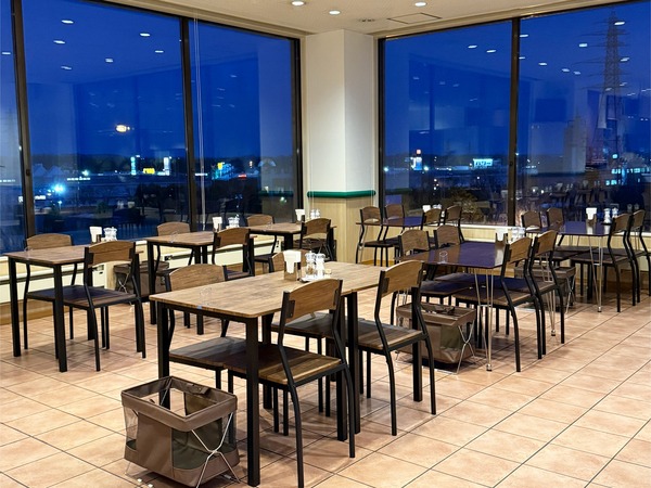 16店内