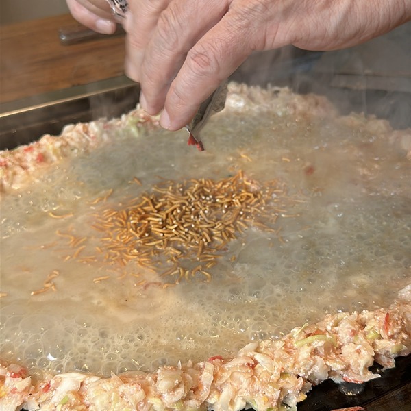 04ベビースターラーメンを入れます