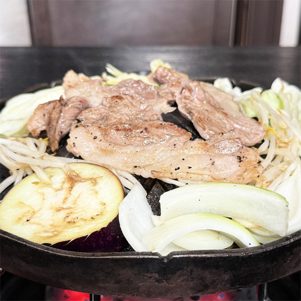 07十勝産特上モモ肉焼いてます