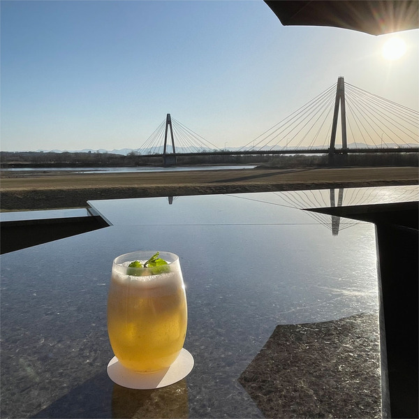 35お風呂上りの一杯は足湯にて