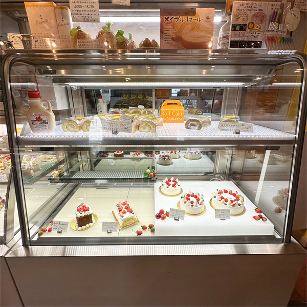 06ケーキのショーケース_2