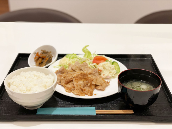 10生姜焼き定食(980円)