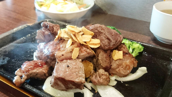 03乱切りカットステーキライス抜き300g(1890円)