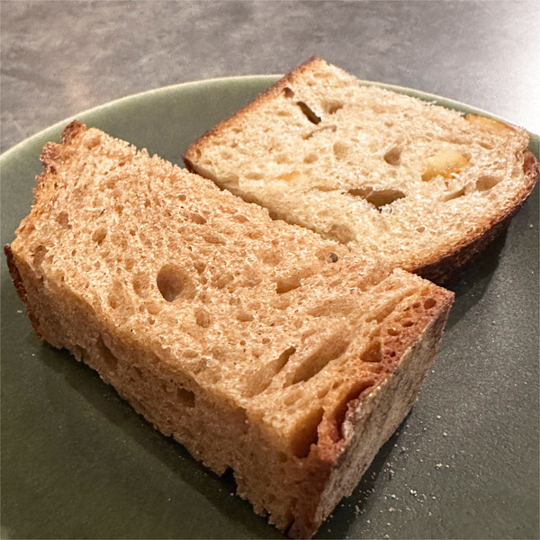 15十勝産小麦のパン2種