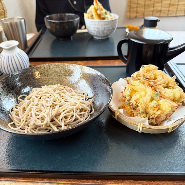 06かき揚げそば・冷(1100円)