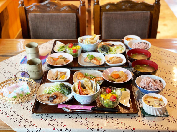 01おまかせランチ(1300円)デザート・コーヒー付き