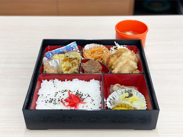 07味よし特製弁当(600円)