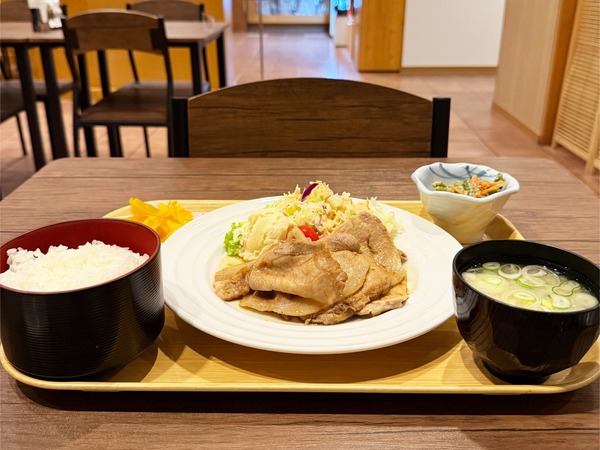 01生姜焼き定食(1200円)