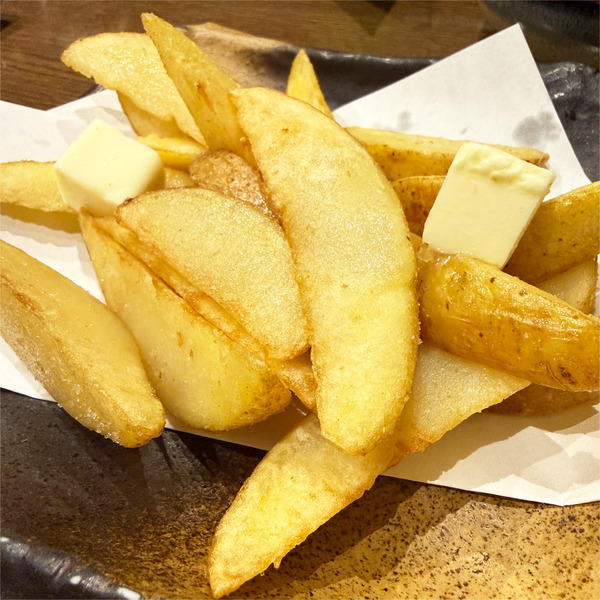 16皮付きカットポテト(638円)