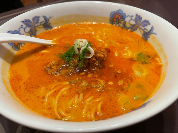 05四川担々麺(880円)