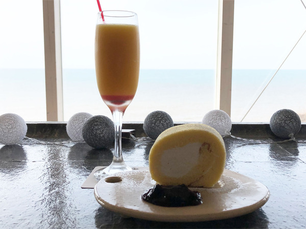 01椿ロール(450円)サンセット(700円)