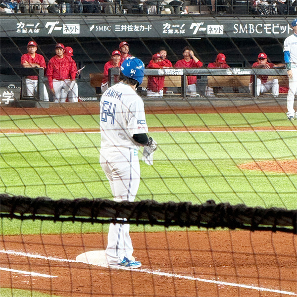 13田宮裕涼選手ヒットで1塁