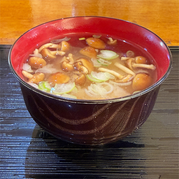 08お味噌汁・なめこ(110円)