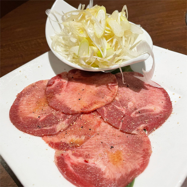 02ねぎ塩巻き牛タン(979円)