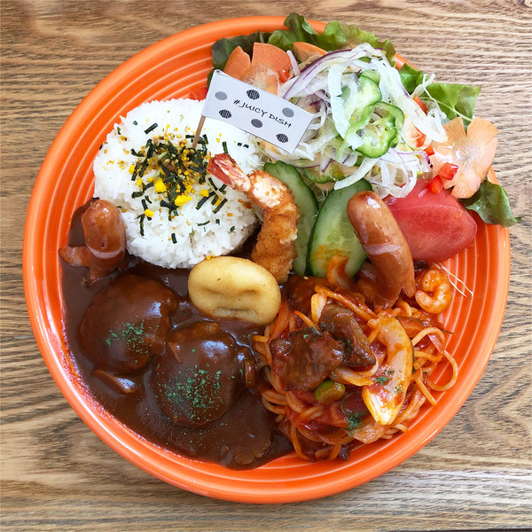 03おとなさまランチ(1320円)上から