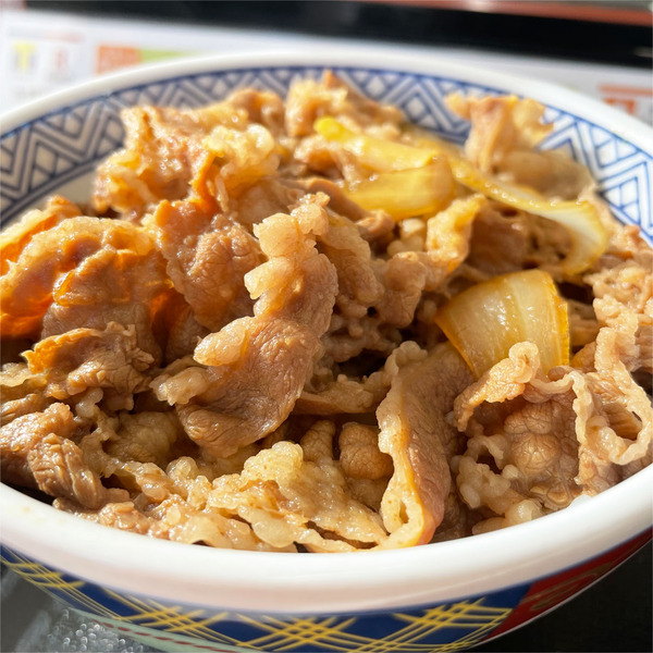03牛丼・並盛(448円)