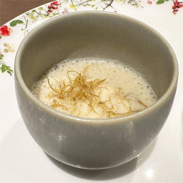 07さっぽろ特産玉葱「札幌黄」のヴルーテ(生姜のアクセント)