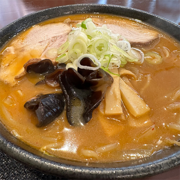 06味噌ラーメン・野菜入り(1100円)