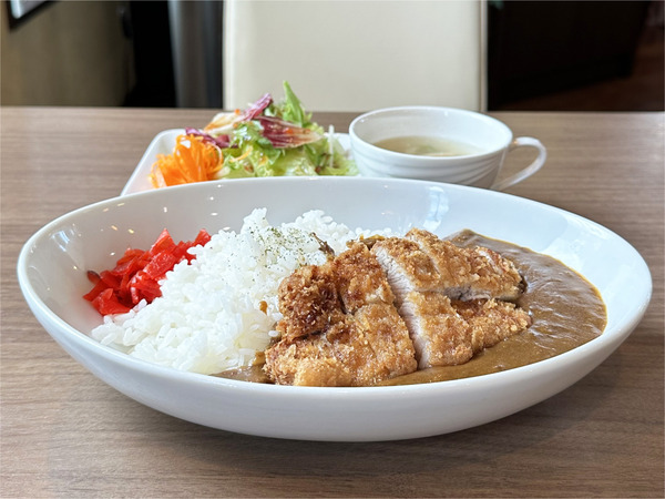 01特製ビーフカレー(900円)＋十勝のポークロースカツ(600円)