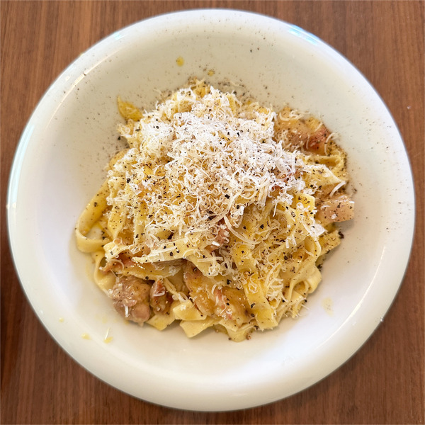 05上から_マンガリッツァ豚のカルボナーラ
