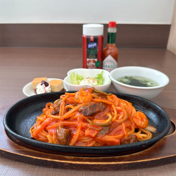 01ナポリタンランチ(1210円)