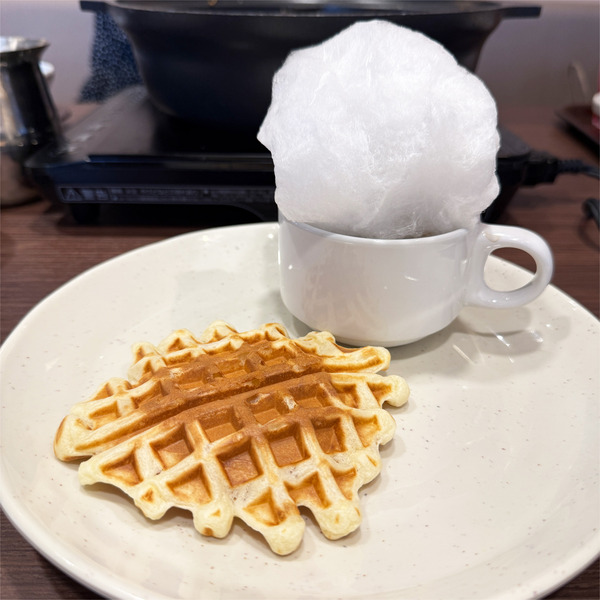 17おかわりワッフルとわたあめコーヒー