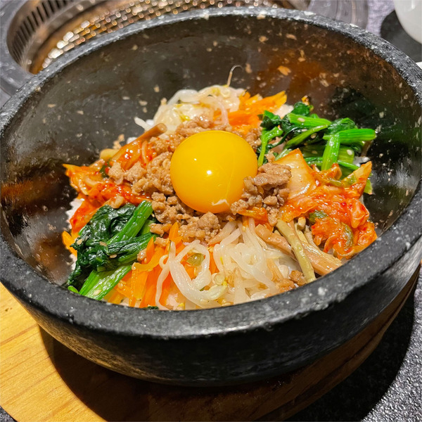 04石焼ビビンバ(869円)