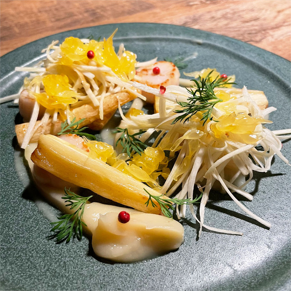 05帆立貝のソテーと自然菜園ふたばさんのパースニップのデクリネゾン