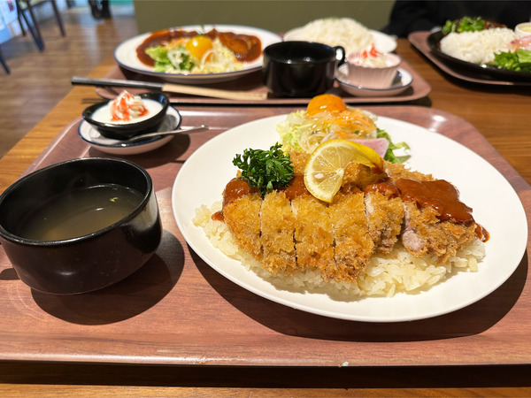 09秋限定メニュー・エスカロップ(1350円)