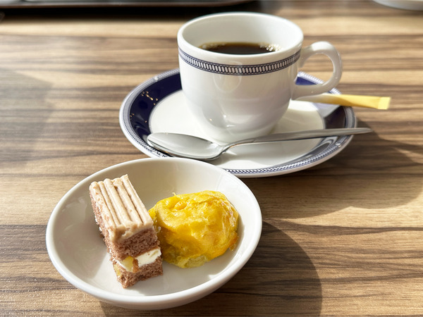 10食後のデザートとコーヒー