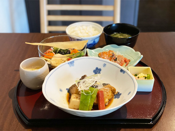 01銀だら煮付御膳(2000円)