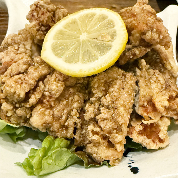 09焼鶏屋の特製からあげ(930円)