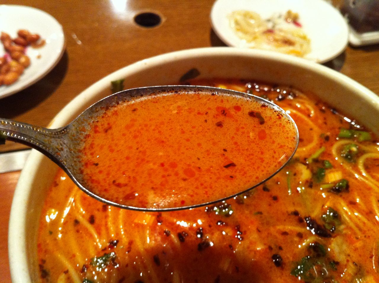 これを食べなければラーメンは語れない 狗肉麺 犬肉ラーメン 龍虎と鶏肉 これを食べなければラーメンは語れない 狗肉麺 犬肉ラーメン 龍虎と鶏肉