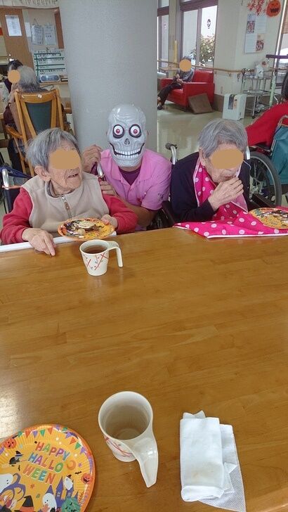 InkedDSCPDC_0001_BURST20211031145639697_COVER_LI.jpg11