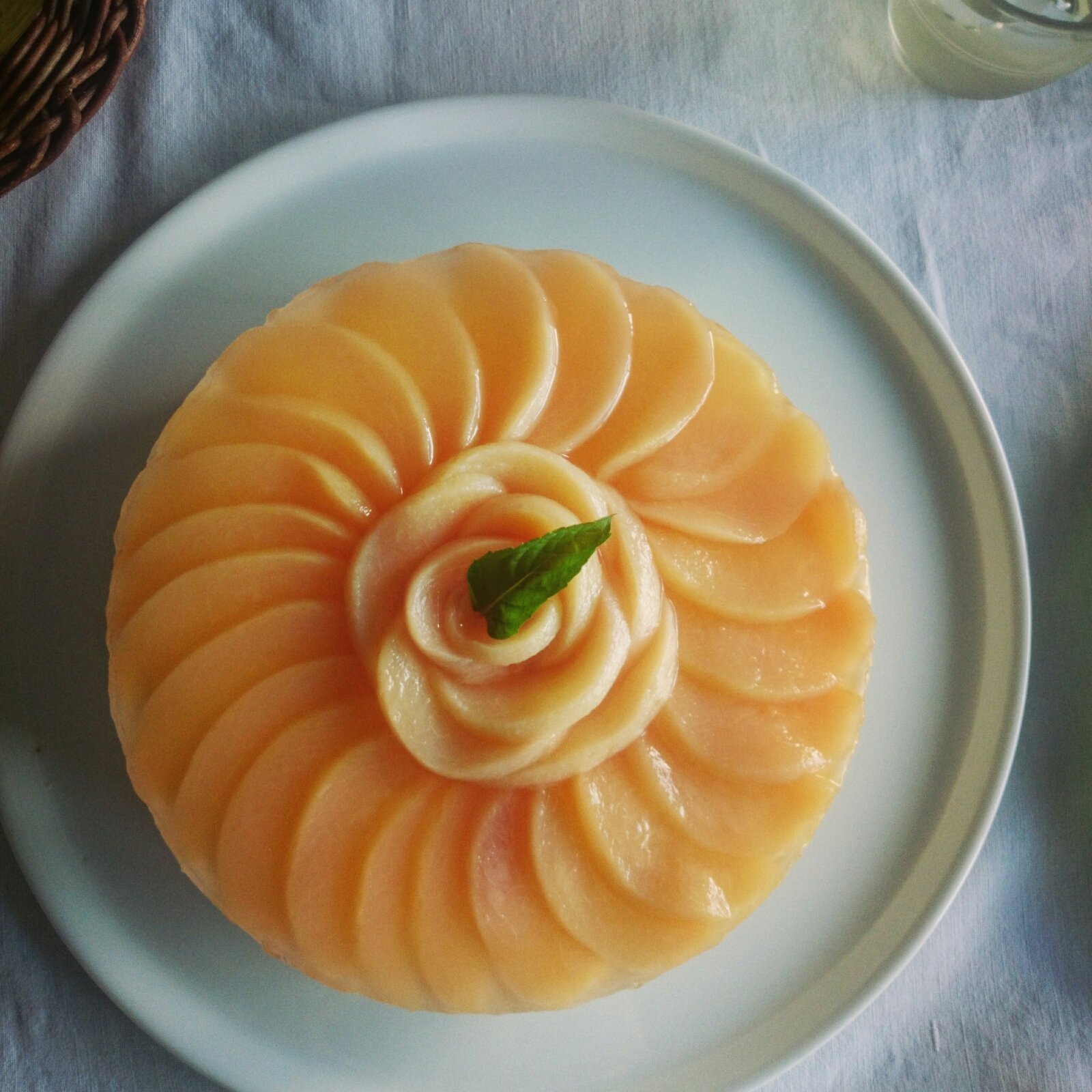 桃のレアチーズケーキ トネリコ食堂