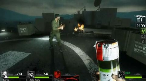 ゾーイがバットでゾンビを殴打 Left 4 Dead 2 上で前作l4dが遊べるmodが登場 ゲーム動画センター ゾーイがバットでゾンビを殴打 Left 4 Dead 2 上で前作l4dが遊べるmodが登場 ゲーム動画センター