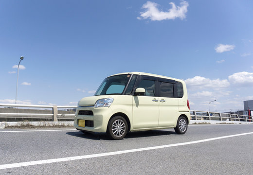 韓国もいずれは軽自動車社会に？「日本のようにバカみたいな自動車税があると...」と話題になり「いや、もはや車持たないまである」という論調にまで発展