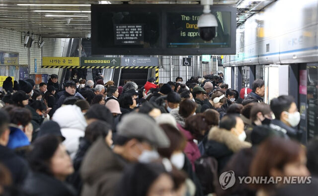 ソウル地下鉄の"無賃乗車制度"について市民からは廃止を望む声が高まっています
