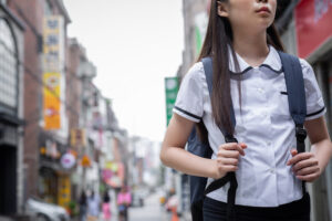 【韓国】変態のために一生かけてiPhoneを改造し女性を盗撮した男の末路wwwwwww
