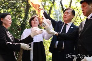 韓国人「野党国会議員、日本の佐渡鉱山で強制動員された韓国人の魂を称える…」
