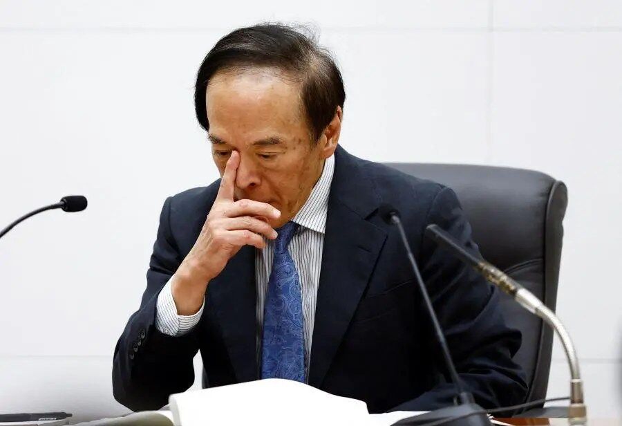 日経平均が史上最大の暴落！日銀総裁の発言が引き起こした波紋とは？