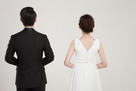 韓国人男性が日本人女性との結婚数が爆上がり中...今季は4割増...理由は「最も容姿が似ていて〇〇だから」