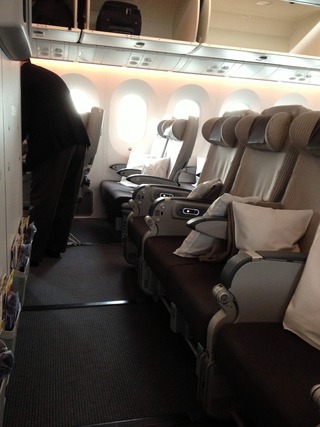 1泊3日、シンガポールの旅 - 日本航空のJAL712便-B787-8