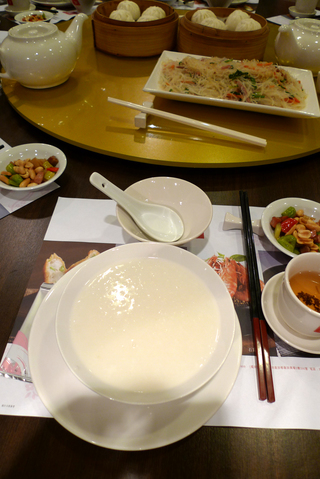 羽田発香港の旅 - 香港で『八喜(8 Happiness)』のお粥の朝食を食す!