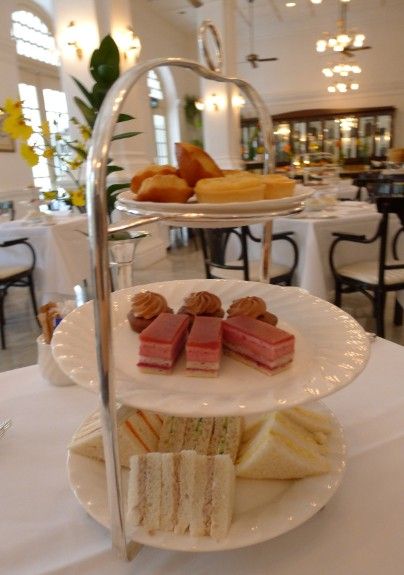 ティフィン ルーム Tiffin Room のハイティー ラッフルズ ホテル シンガポール 菊さんの食い倒れ万遊記 うまいもの食べ歩きグルメ日記 海外館