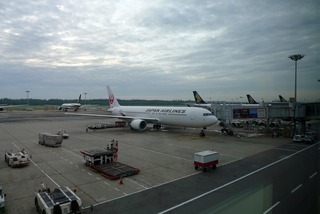 １泊３日、シンガポールの旅  - 日本航空のJAL712便