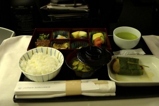 1泊3日、シンガポールの旅 - 日本航空のJAL035便